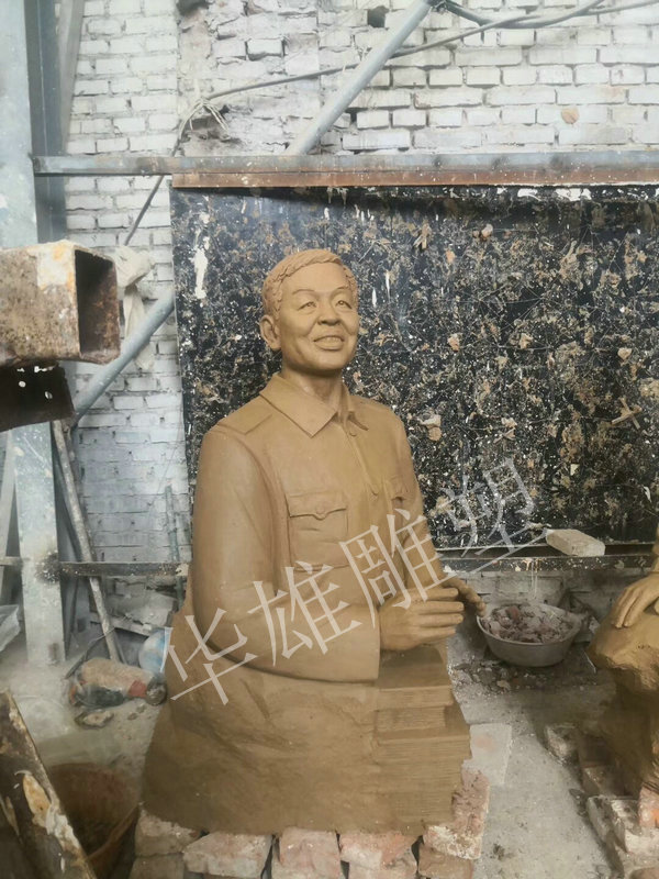 华雄泥塑模型