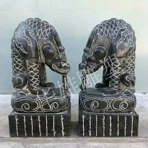 吸水兽石雕