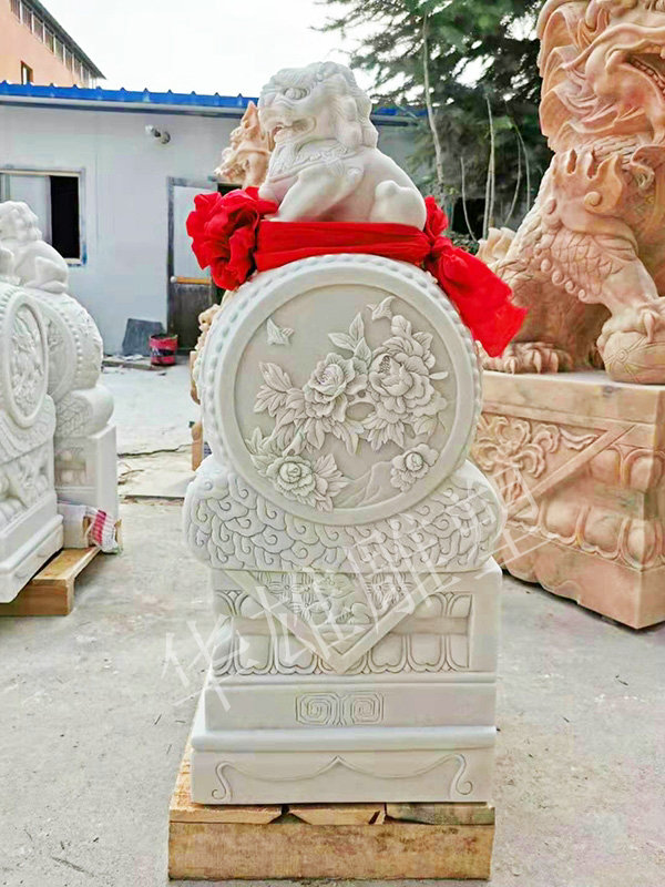 汉白玉门墩