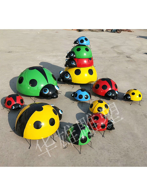 玻璃钢七星瓢虫雕塑