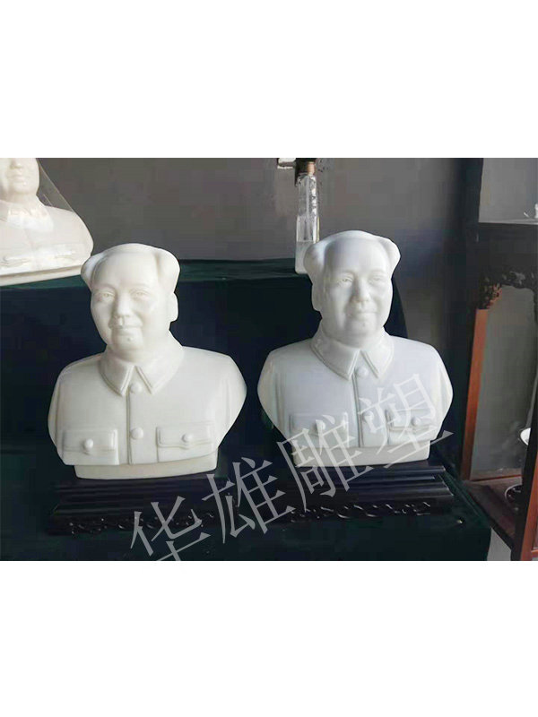 毛主席胸像