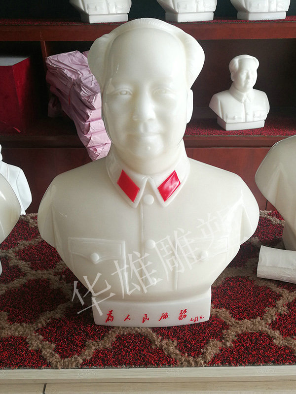 毛主席胸像