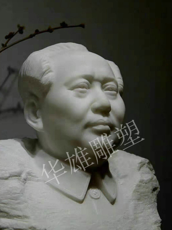毛主席胸像