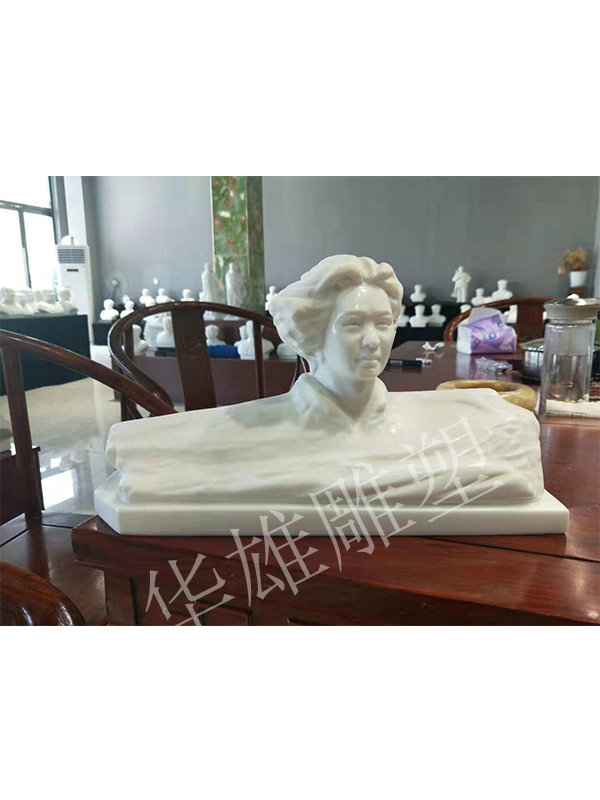 毛主席胸像