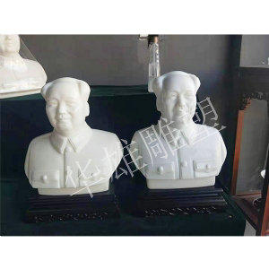 毛主席胸像
