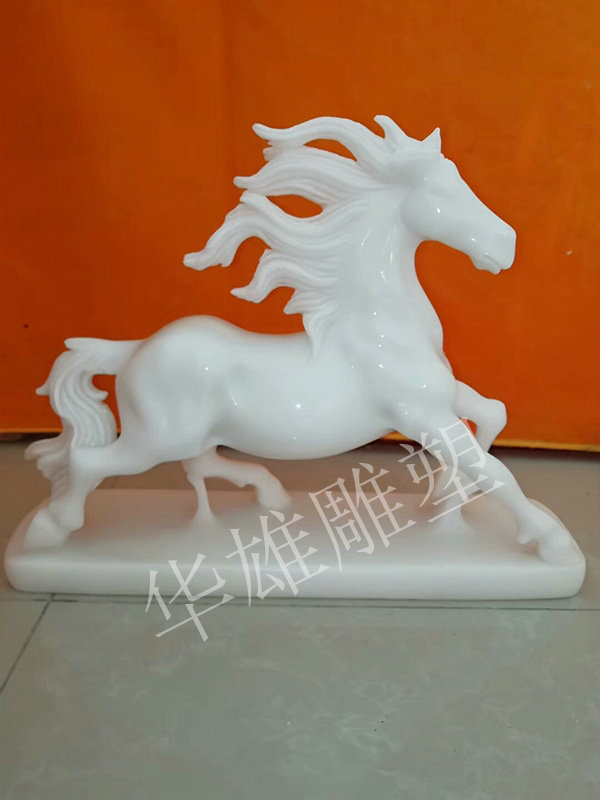汉白玉石雕马