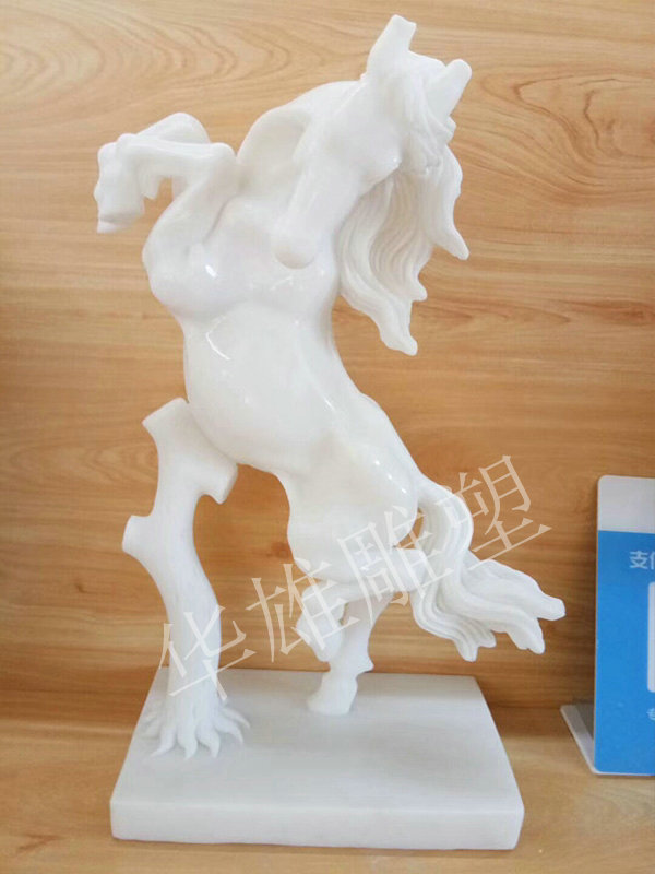 汉白玉石雕马
