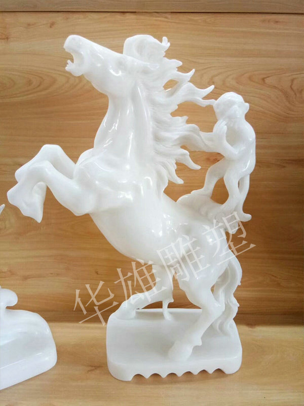 汉白玉石雕马