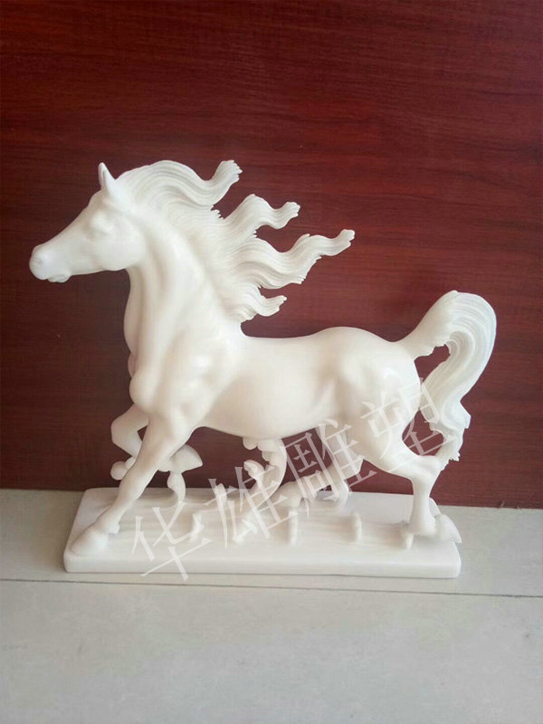 汉白玉石雕马