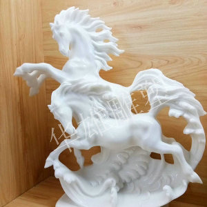 汉白玉石雕马